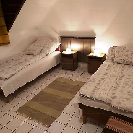 Dozsa Vendeghaz Apartment